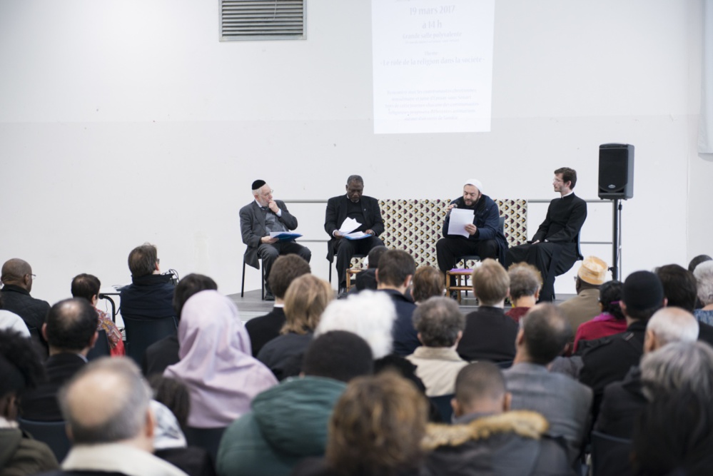 В Эпине-су-Сенар прошла вторая межрелигиозная встреча В Эпине-су-Сенар прошла вторая межрелигиозная встреча