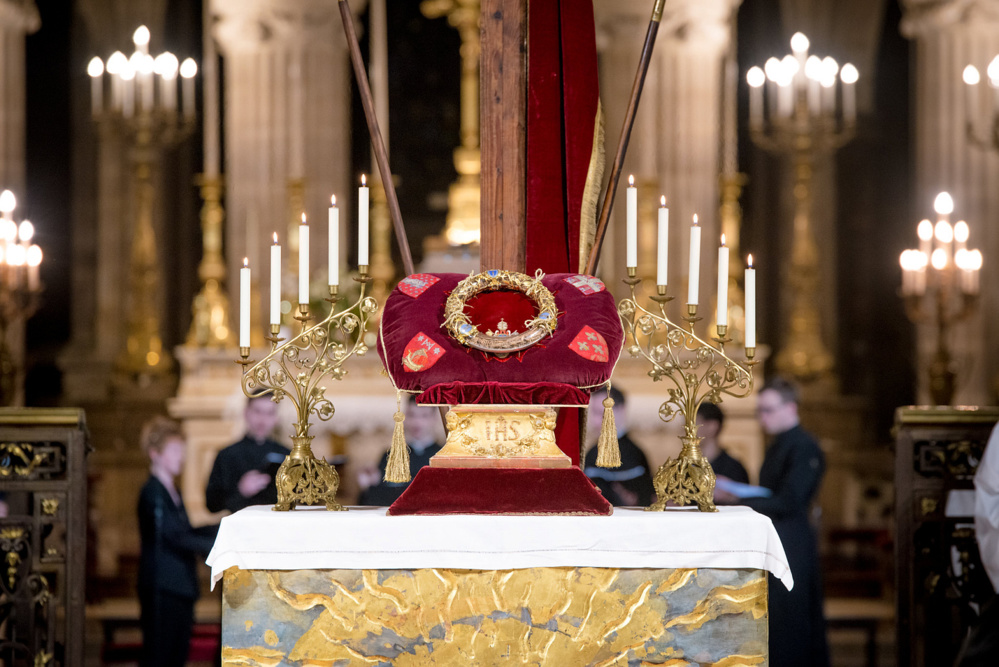 Хор нашего Центра пел на поклонении Терновому венцу Спасителя в Париже Хор нашего Центра пел на поклонении Терновому венцу Спасителя в Париже