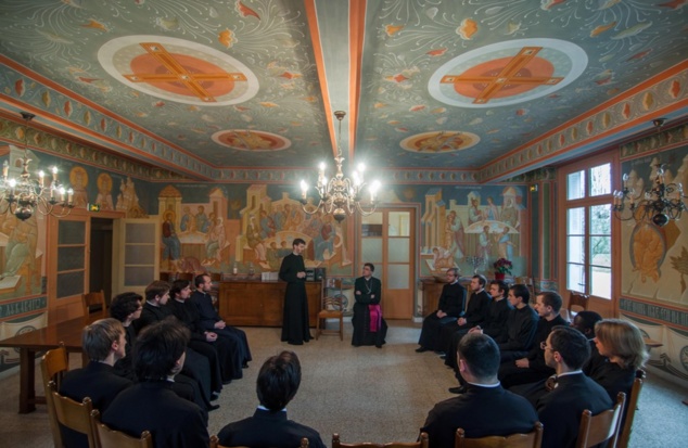 Семинарию посетил викарий Парижской епархии епископ Эрик де Мулен-Бофор Семинарию посетил викарий Парижской епархии епископ Эрик де Мулен-Бофор