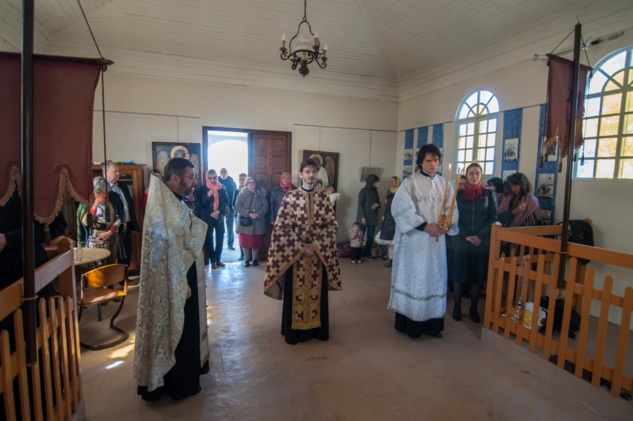 В день Пасхи в русском храме в Шампань-сюр-Сен было совершено праздничное богослужение В день Пасхи в русском храме в Шампань-сюр-Сен было совершено праздничное богослужение