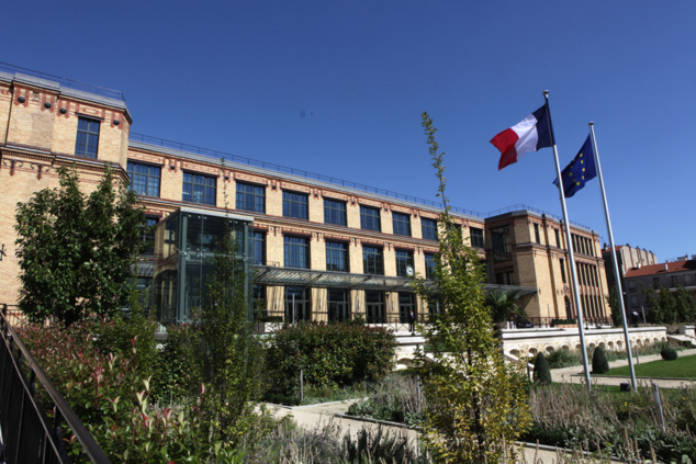 Ректор семинарии принял участие в симпозиуме "Права человека и религии во внешней политике Франции" Ректор семинарии принял участие в симпозиуме "Права человека и религии во внешней политике Франции"