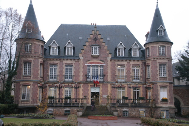 Семинарию посетил новоизбранный мэр города Эпине-су-Сенар Семинарию посетил новоизбранный мэр города Эпине-су-Сенар