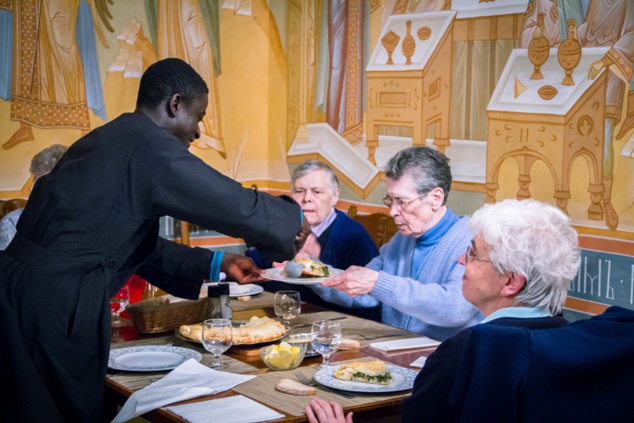 Вечерня и праздничный ужин с сестрами обители святой Елены Вечерня и праздничный ужин с сестрами обители святой Елены