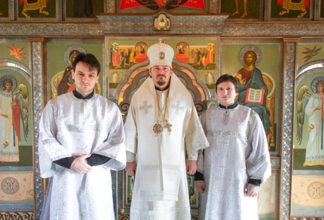 Архиерейская литургия и пострижение во чтецы Алексея Вознюка и Даниила Набережного