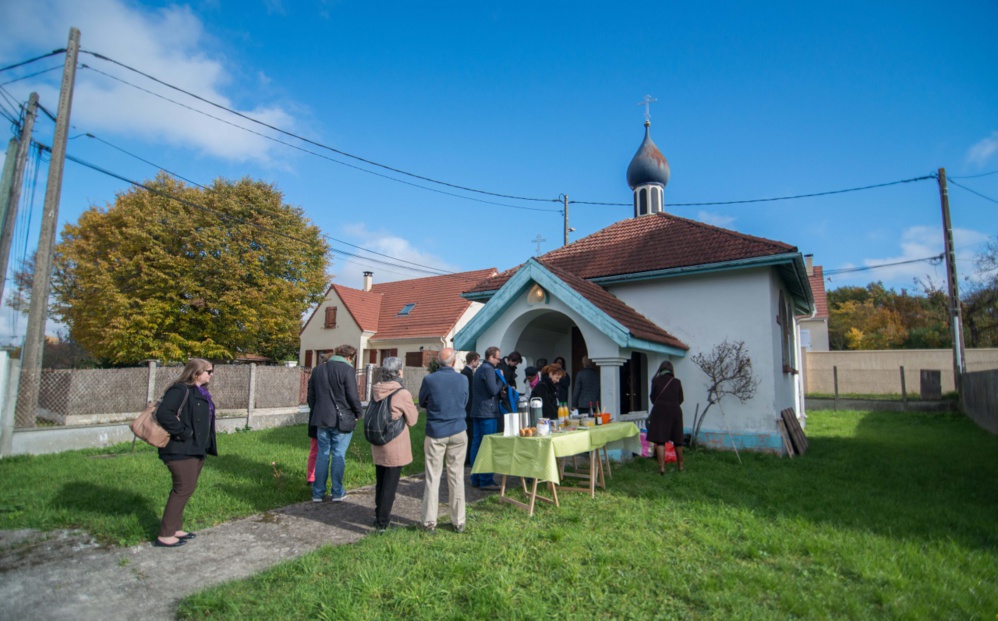 Литургия в храме Покрова Пресвятой Богородицы в Шампань-сюр-Сен Литургия в храме Покрова Пресвятой Богородицы в Шампань-сюр-Сен