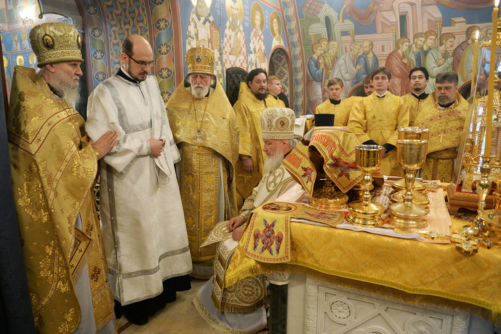 Святейший Патриарх Кирилл рукоположил выпускника семинарии Алексея Власова в пресвитеры Святейший Патриарх Кирилл рукоположил выпускника семинарии Алексея Власова в пресвитеры