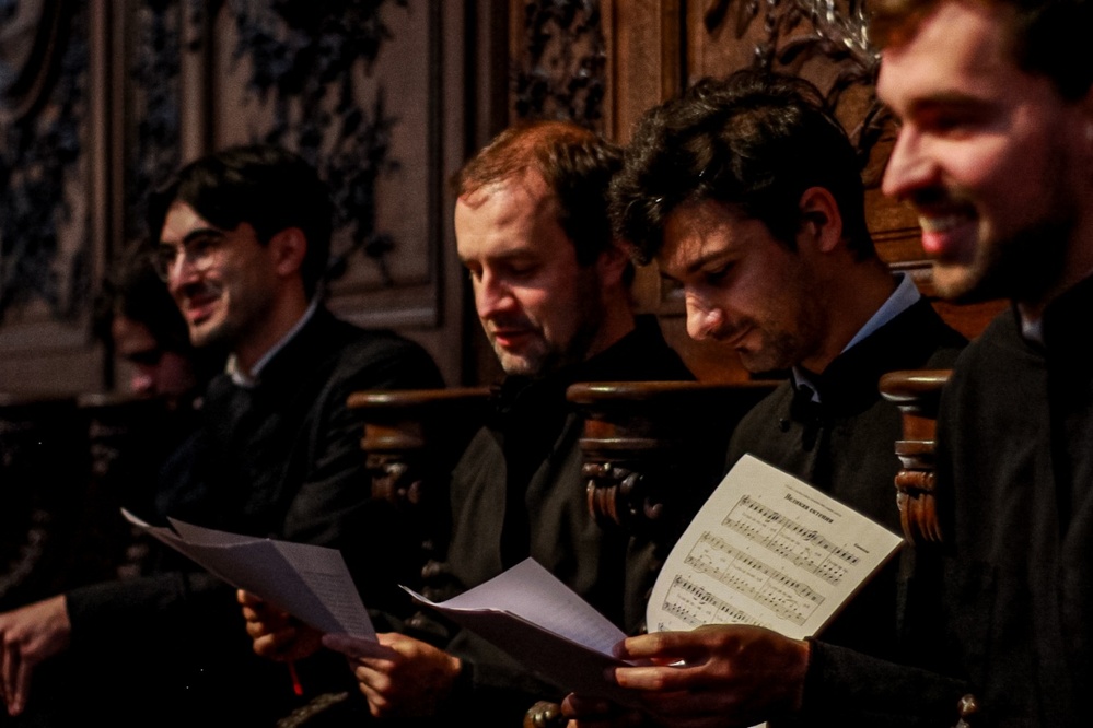 Православная вечерня в Соборе Парижской Богоматери Православная вечерня в Соборе Парижской Богоматери