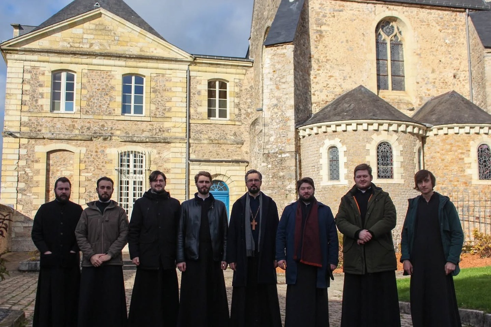 Паломничество в аббатство Сен-Пьер де Солем Паломничество в аббатство Сен-Пьер де Солем