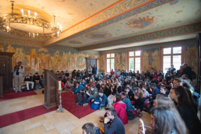 Двести школьников соседнего города Брюнуа посетили семинарию Двести школьников соседнего города Брюнуа посетили семинарию