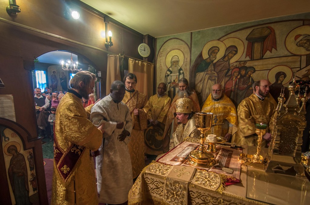 Епископ Корсунский Нестор совершил диаконскую хиротонию Августина Жеснеля