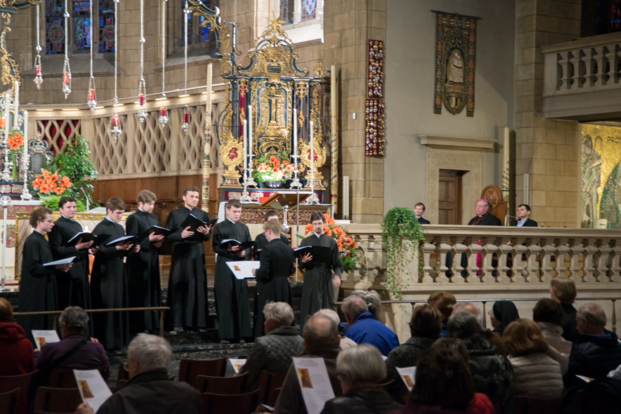 Первый день паломничества в Люксембург: конференция и концерт в кафедральном соборе